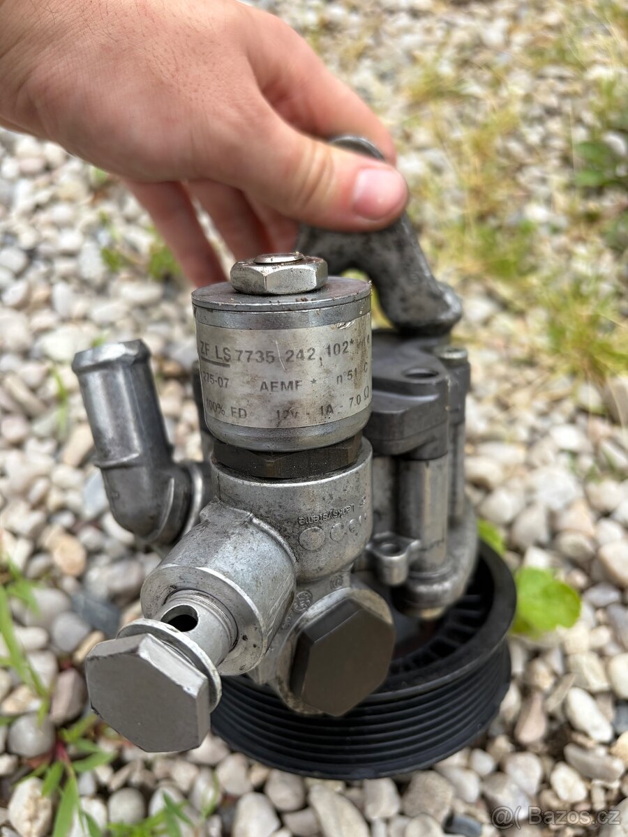 BMW E90/E91/E92/E93 N54 pumpa servo řízení - 4