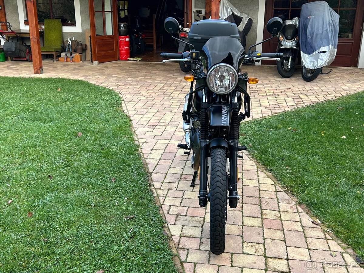 Royal Entfield Himalayan 411