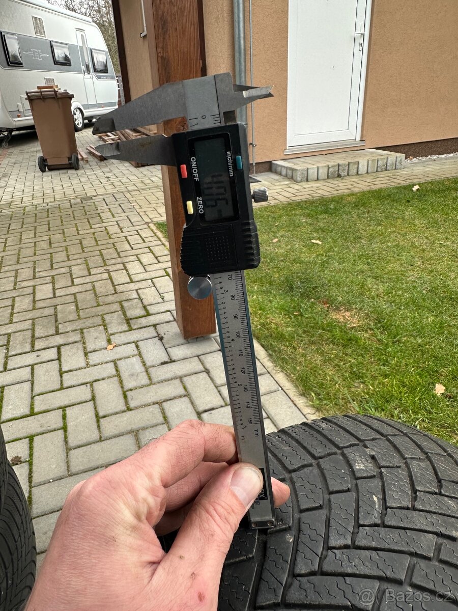 Bridgestone Blizzak LM005 235/50 R19 - 4