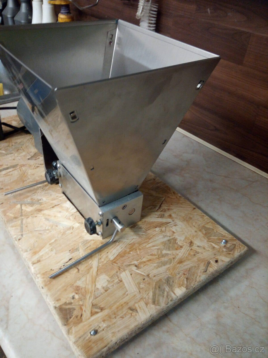 Elektrický šrotovník -mlýnek na obilí - 4