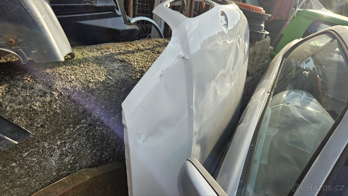 Kapota E46 Sedan + Coupe - 4