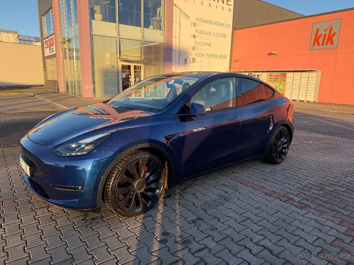 Tesla model Y performance - 4