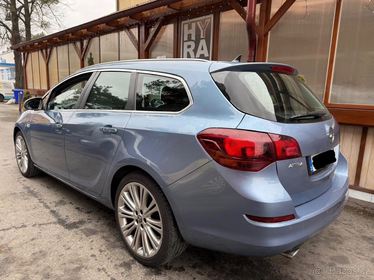 Opel Astra J 1,4i Sport Tourer - 4