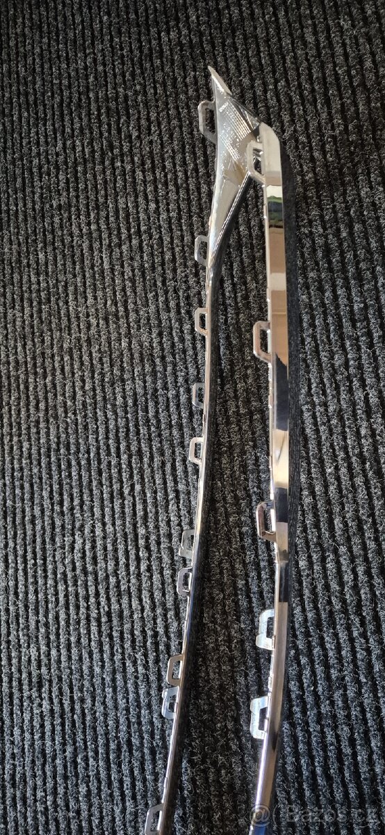 Rámeček přední masky Škoda Octavia IV - 4