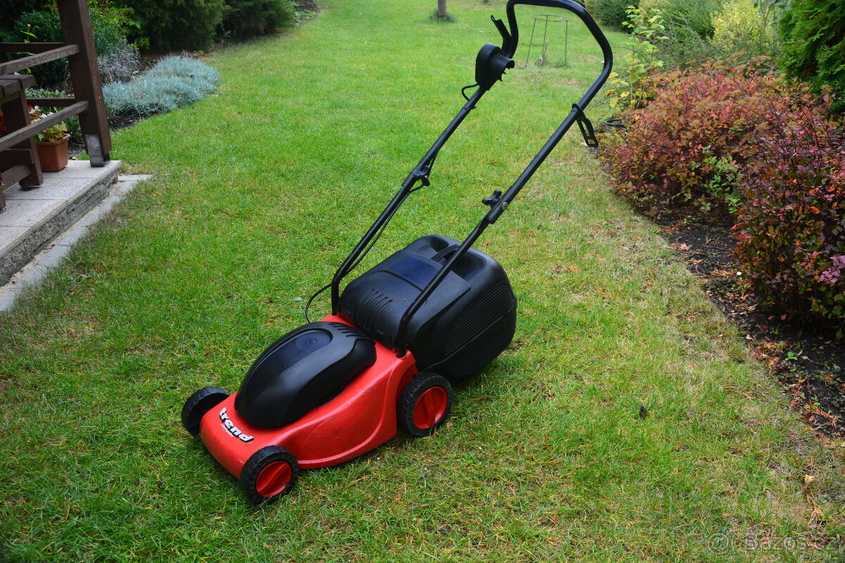 sekačka na trávu - 4