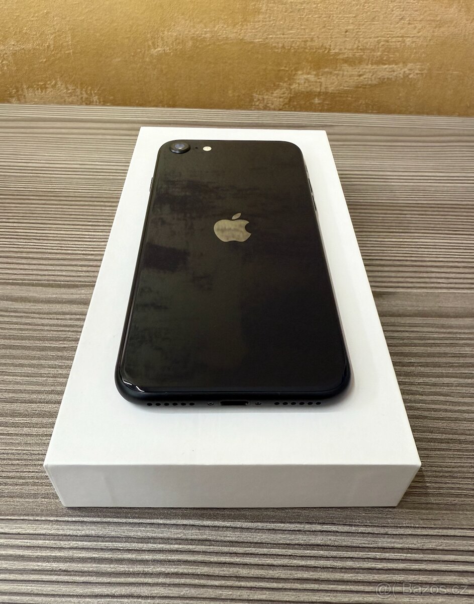 Apple iPhone SE 2022 128GB black, Top stav - 4