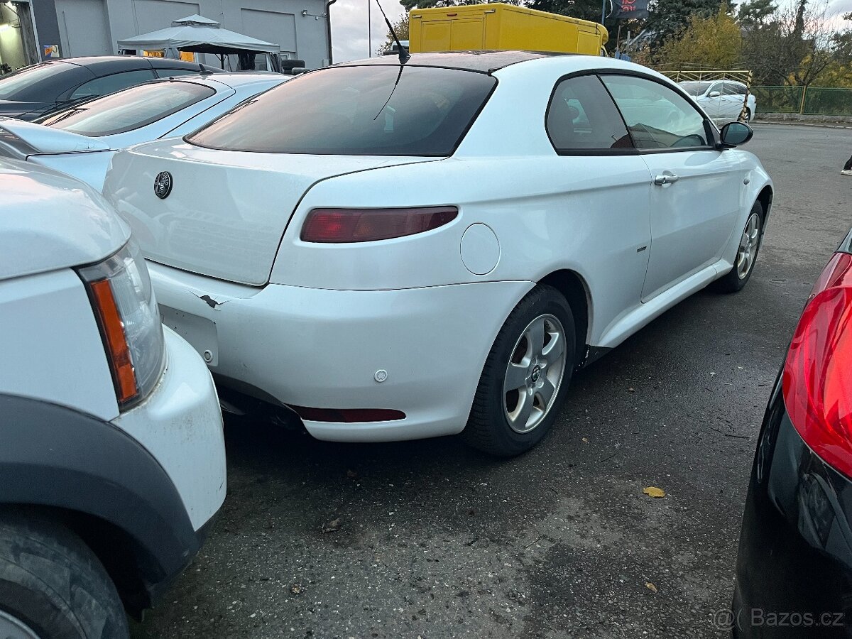 Alfa Romeo GT KŮŽE - 4