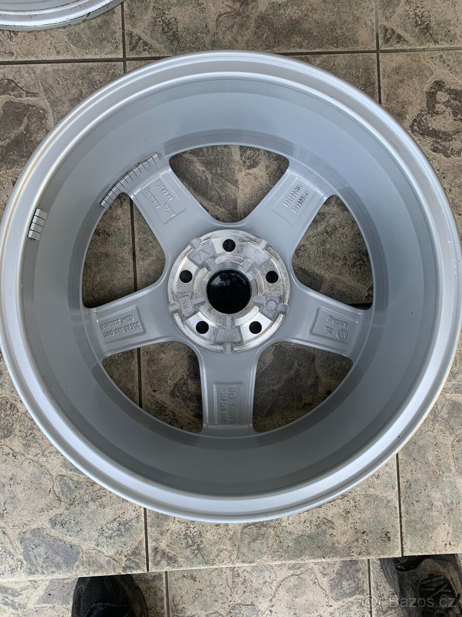 VW 16" - 4