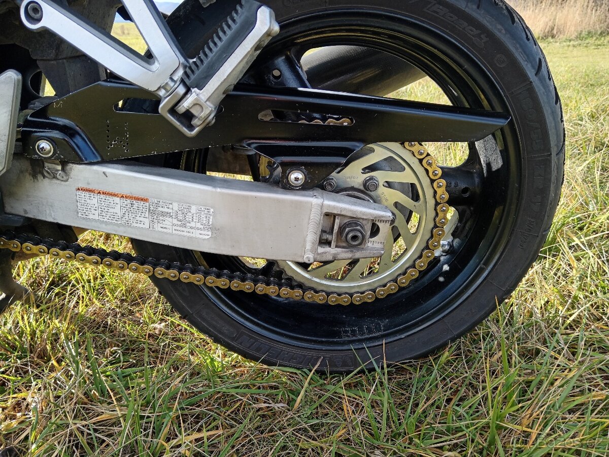 Suzuki Bandit 1200S - 4