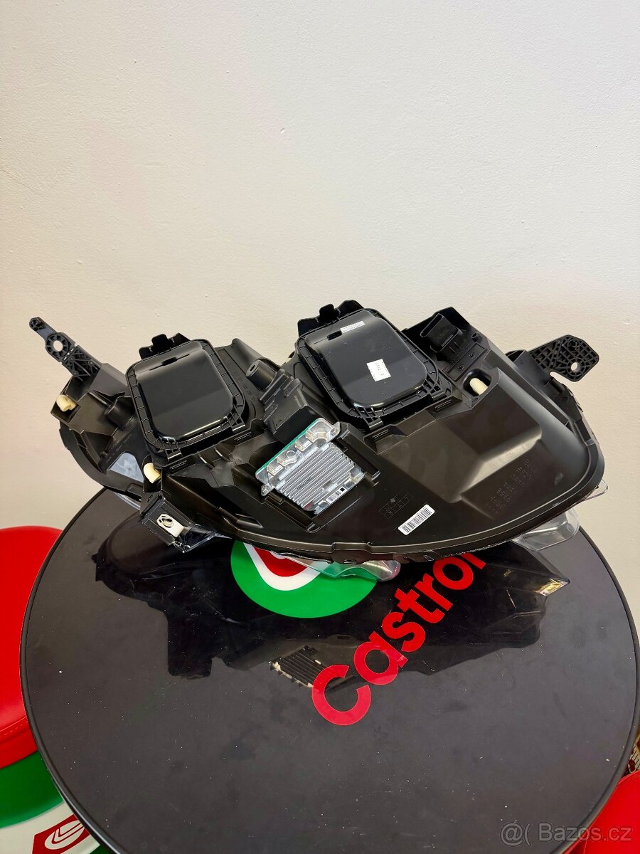 Peugeot Traveller Xenon - 4