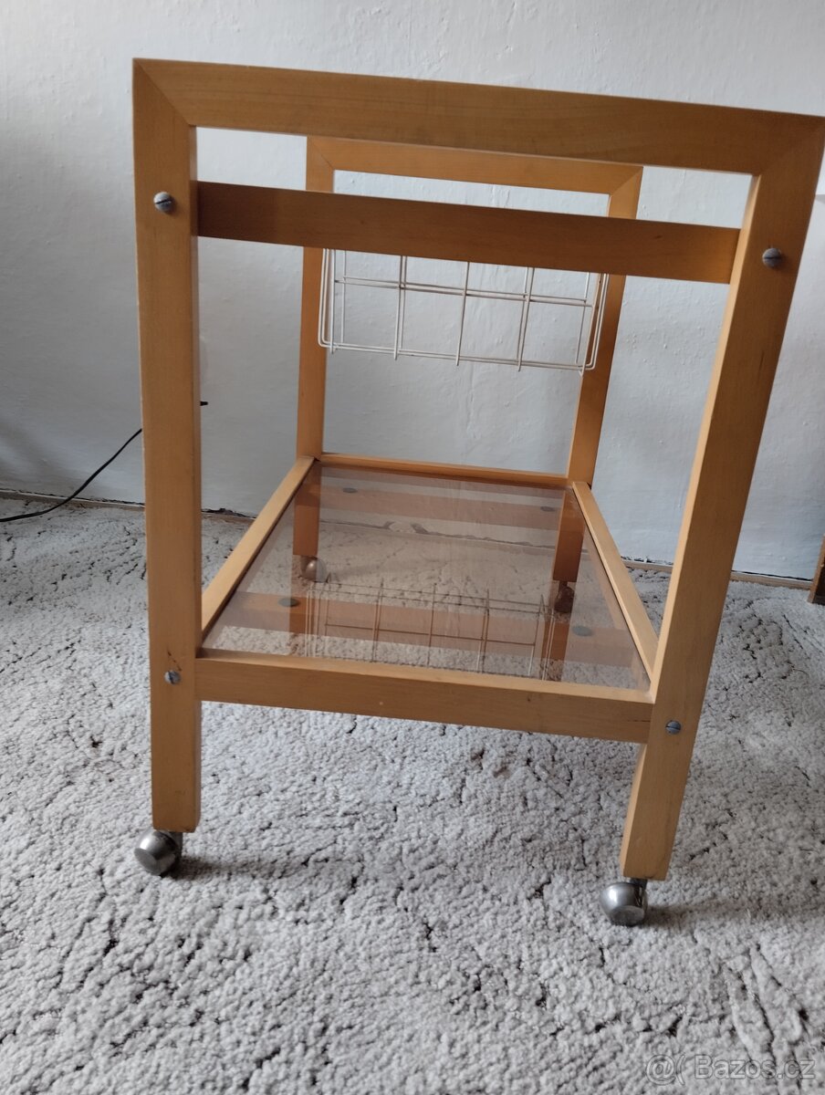 Servírovací stolek světlý. - 4