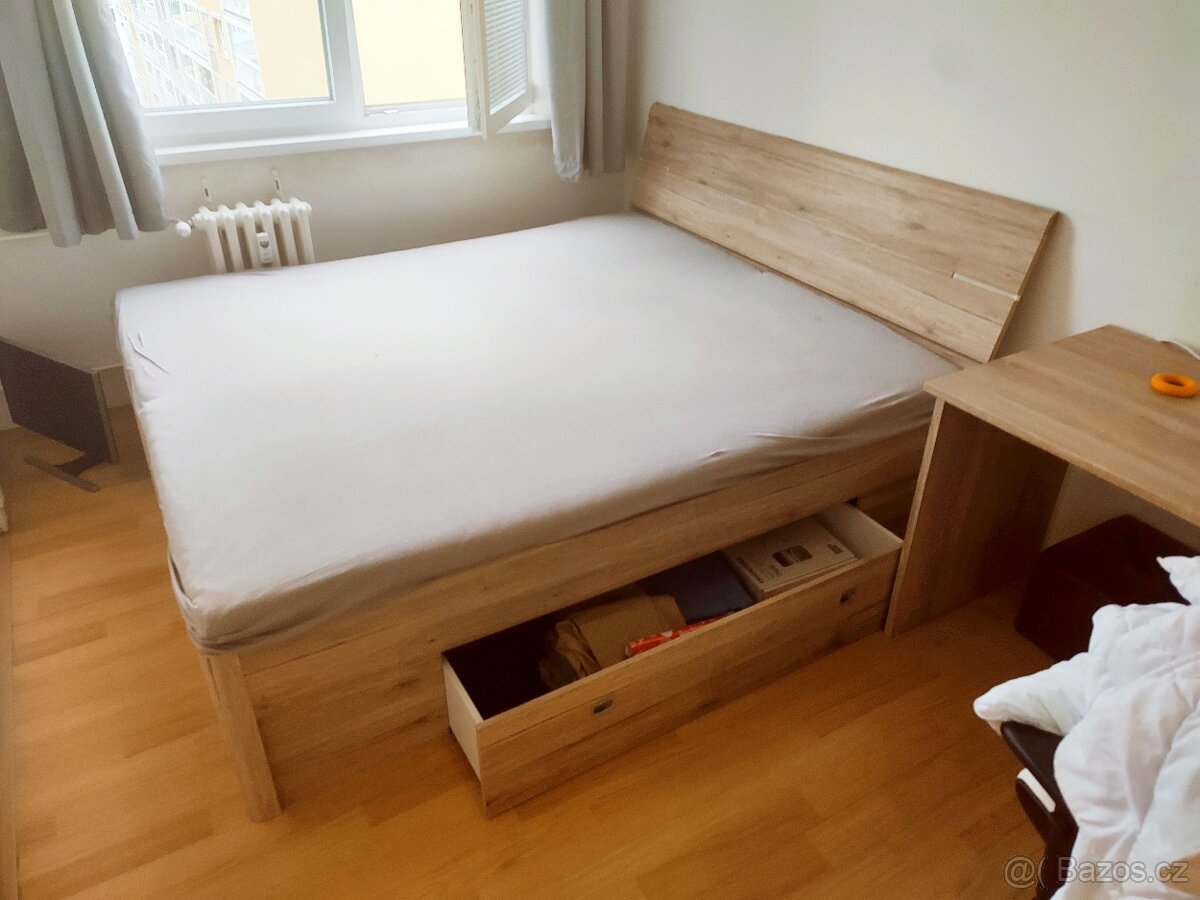 Velká postel, úložný prostor - 4