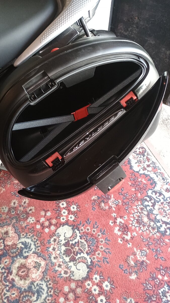 Boční Kufry na motorku Givi keyless - 4