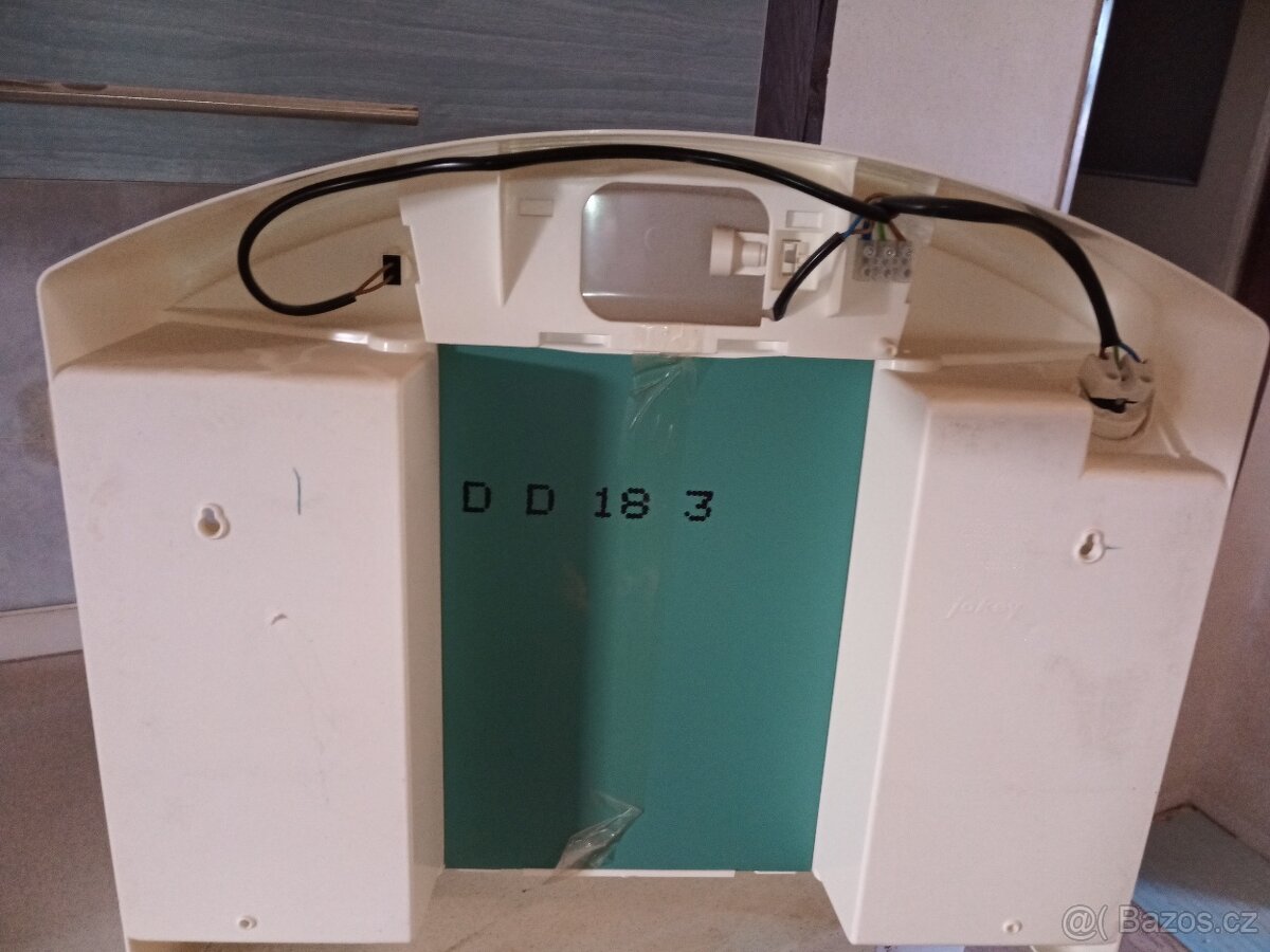 Skříňka zrcadlova se světlem - 4