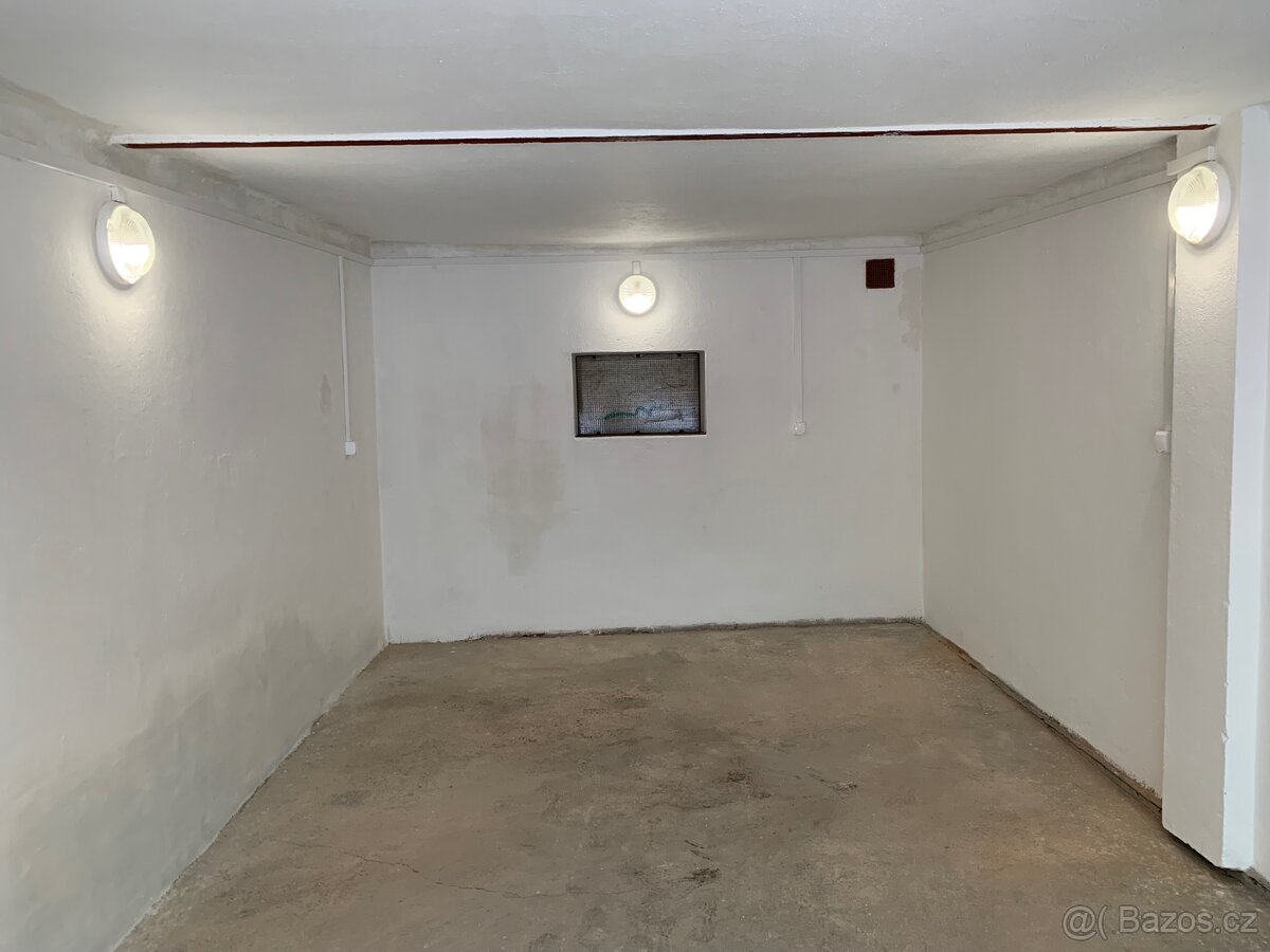 Pronájem garáže 24m2, Dvůr Králové nad Labem - 4