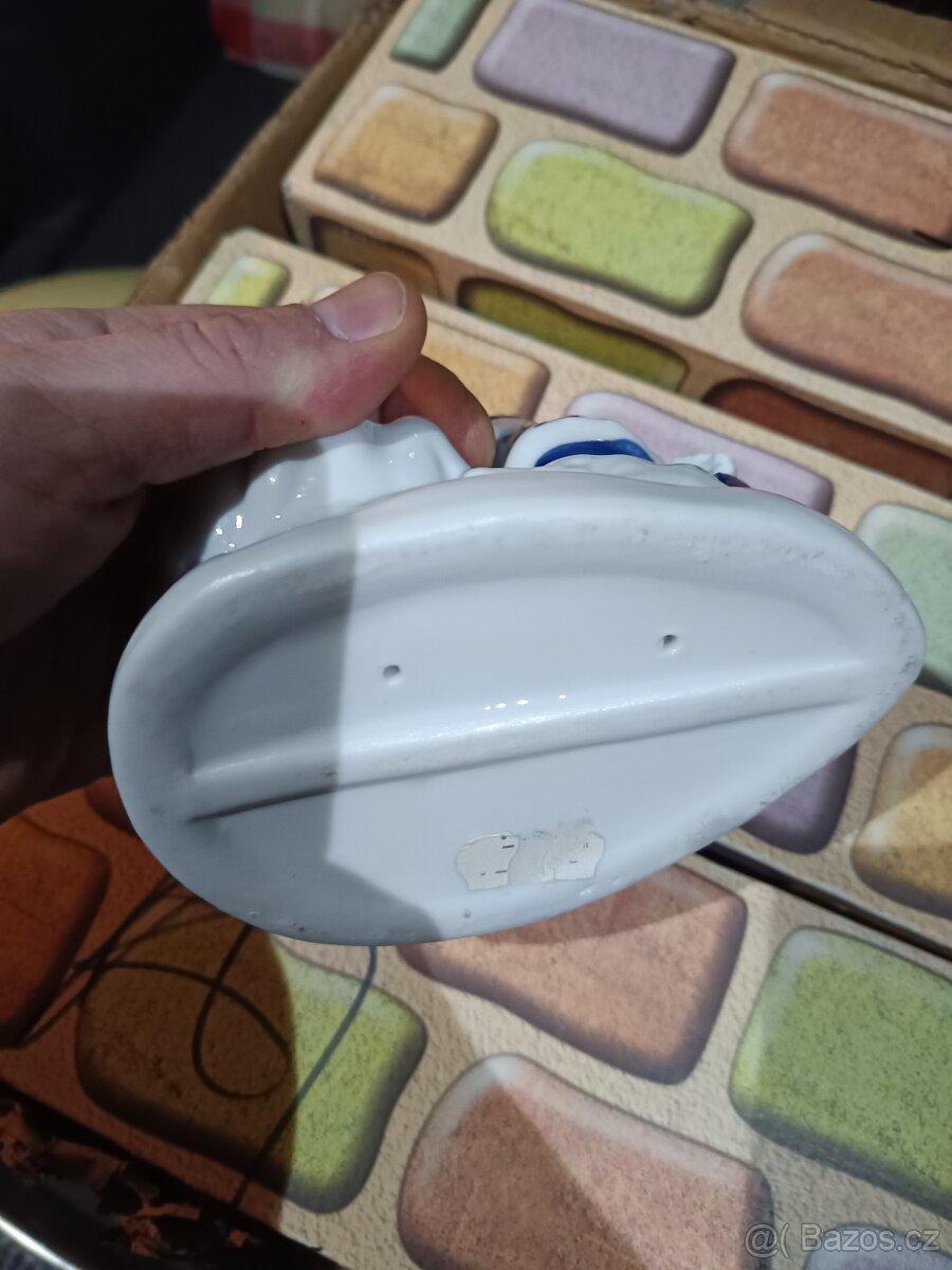 PORCELÁNOVÁ SOŠKA - 4