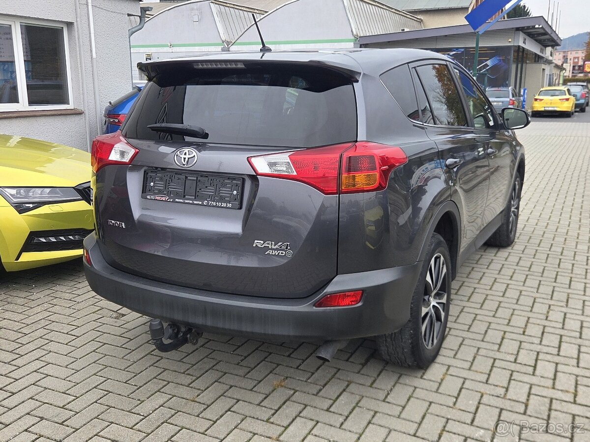 Toyota Rav4 D-4D 4WD DIGIKLIMA KAMERA TAŽNÉ - 4