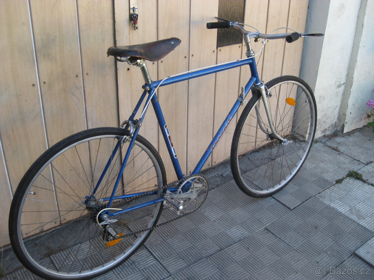 FAVORIT - CESTOVNÍ - 4