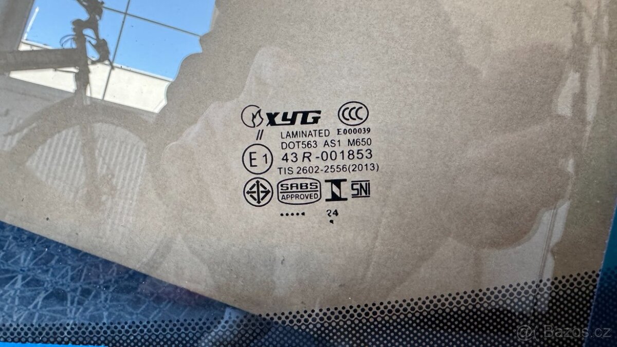 Prodám Čelní okno DODGE RAM - 4