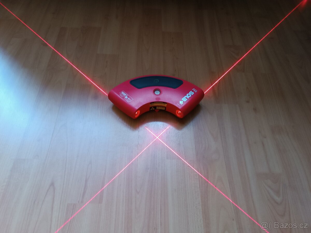 Křížový podlahový laser SOLA FCL - 4