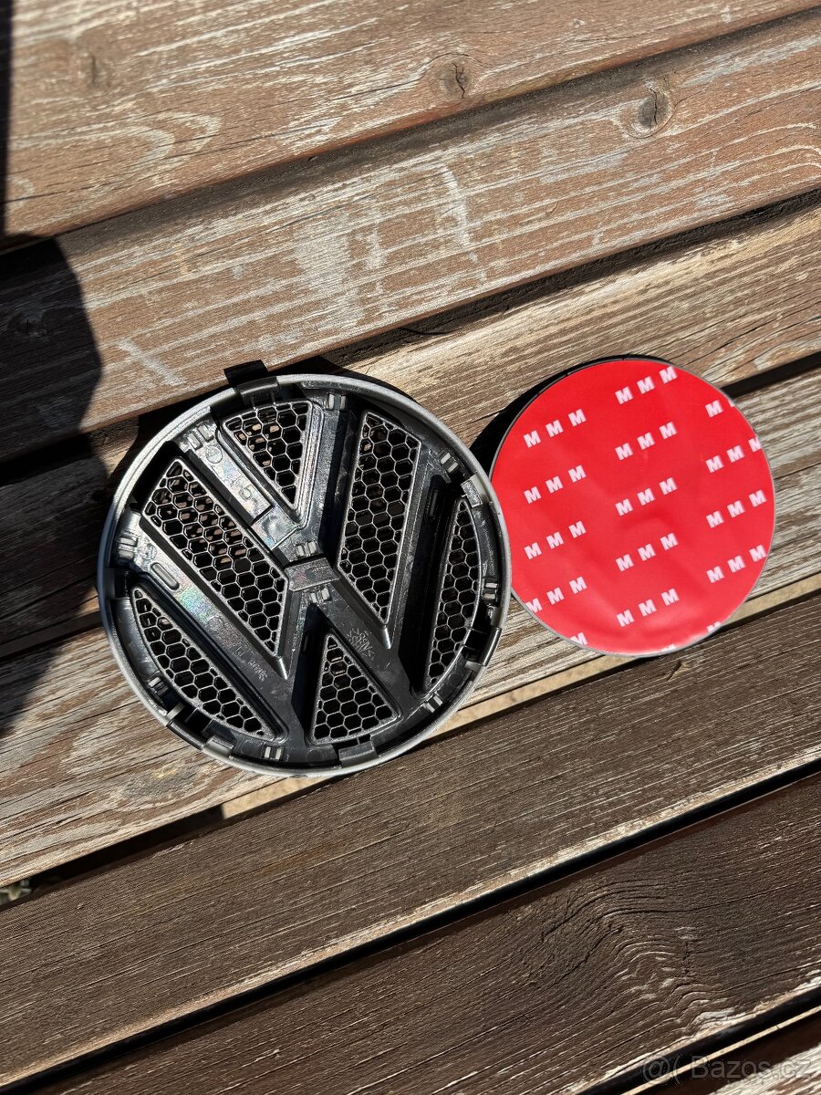 Přední a zadní znak VW na T5 - černé a nové - 4