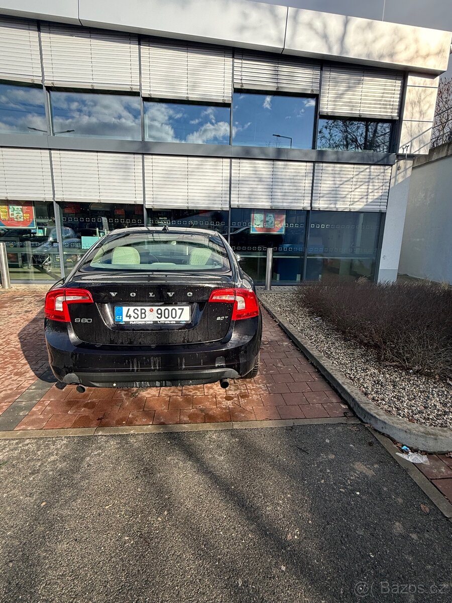 Volvo s60 2011 2.0T benzin - 4