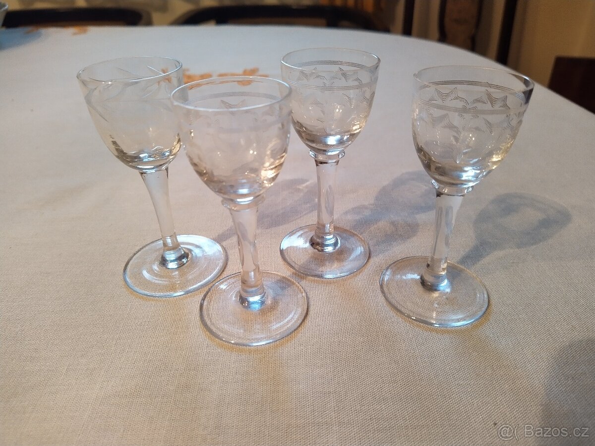 Sklenice staré 60-150 let - 4