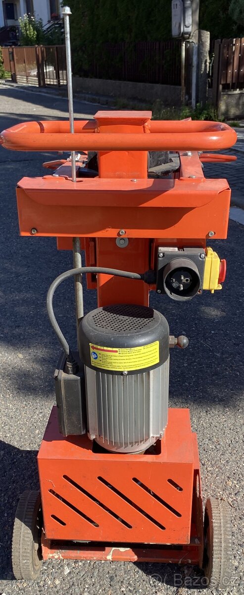 Hydraulická štípačka na dřevo - 4