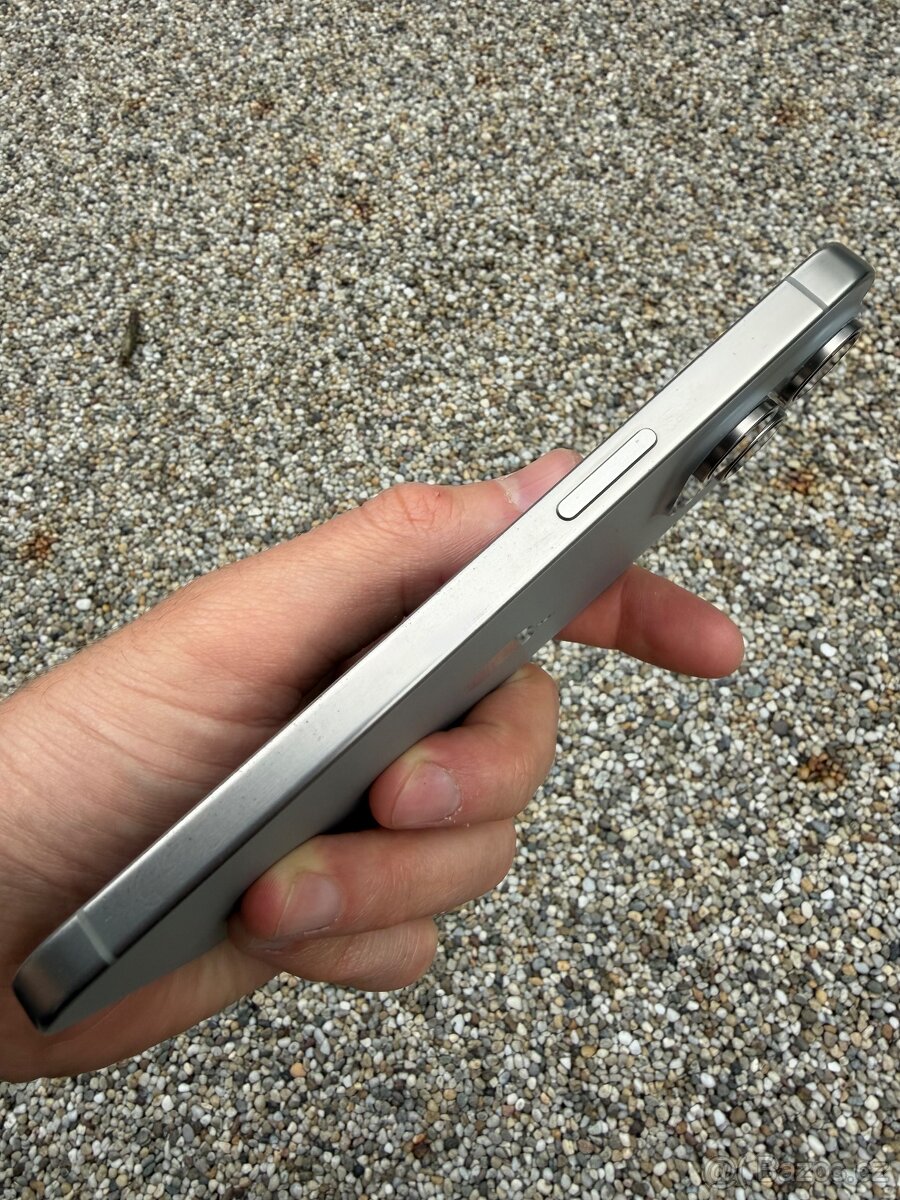 IPhone 15 pro max - baterie 100% - 4