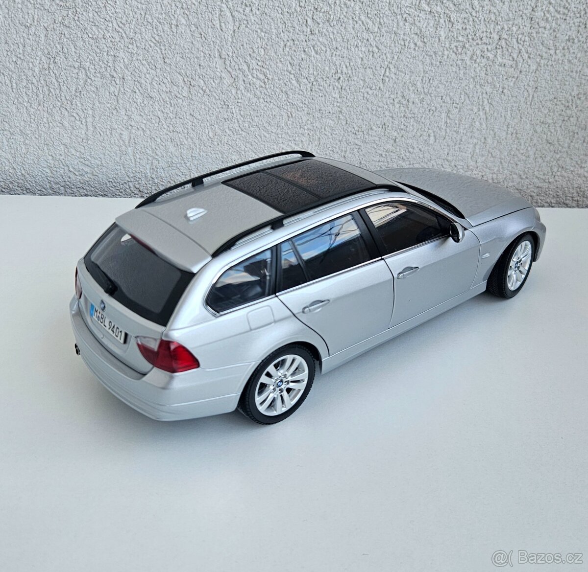 BMW E91 1:18 Kyosho TOP STAV - 4