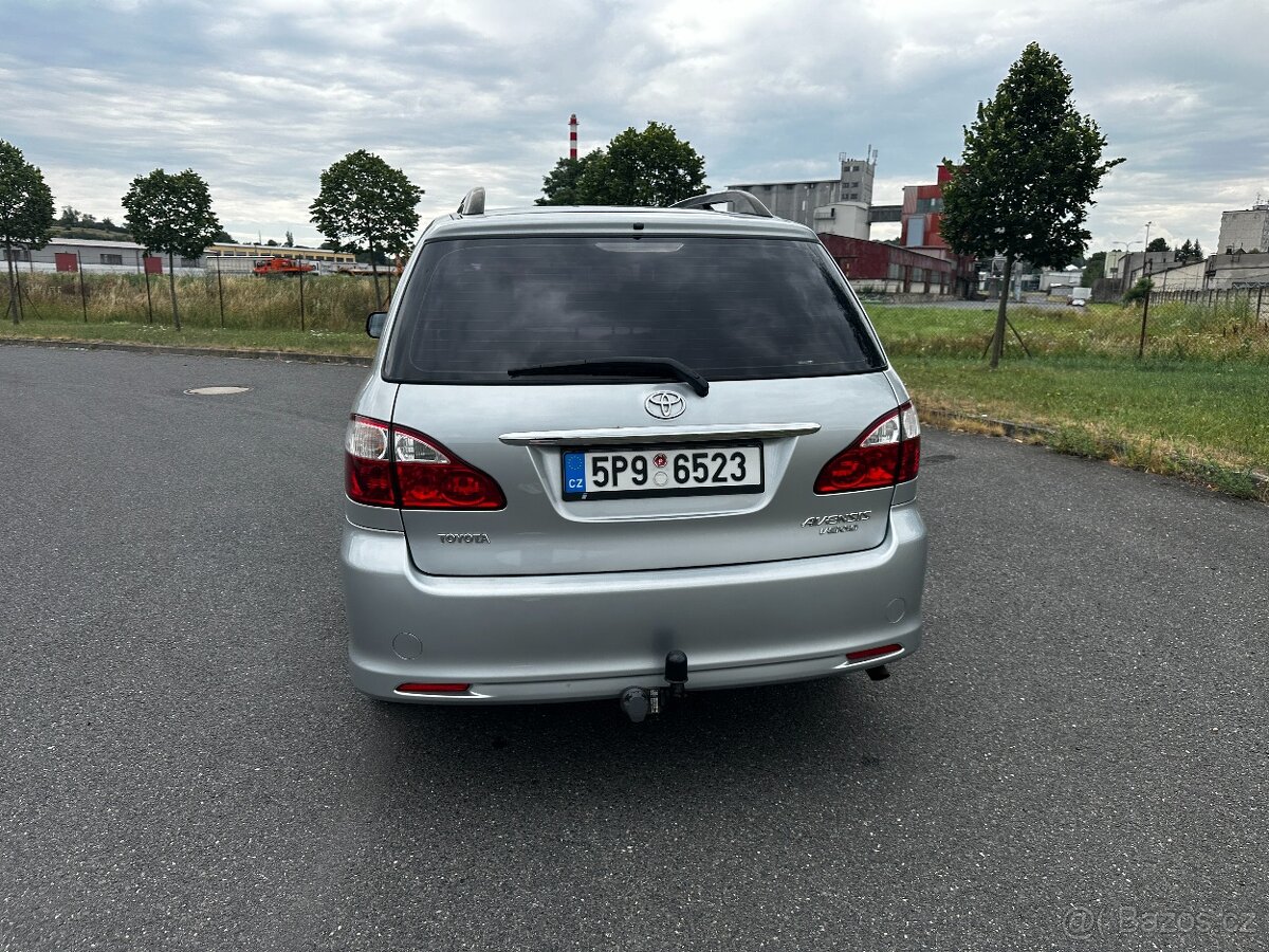 TOYOTA AVENSIS VERSO 2.0 110kW - 4