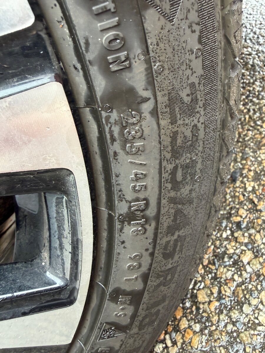 ALU DISKY VOLVO - 235/45 R18 - ORIGINAL - ZIMNI PNEU - 4