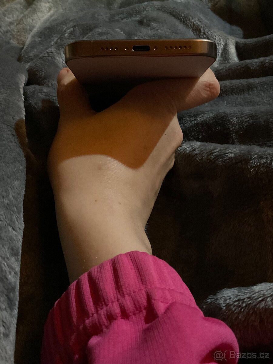 iPhone 16 Pro Max 256 GB – Pouštní titan – TOP STAV - 4