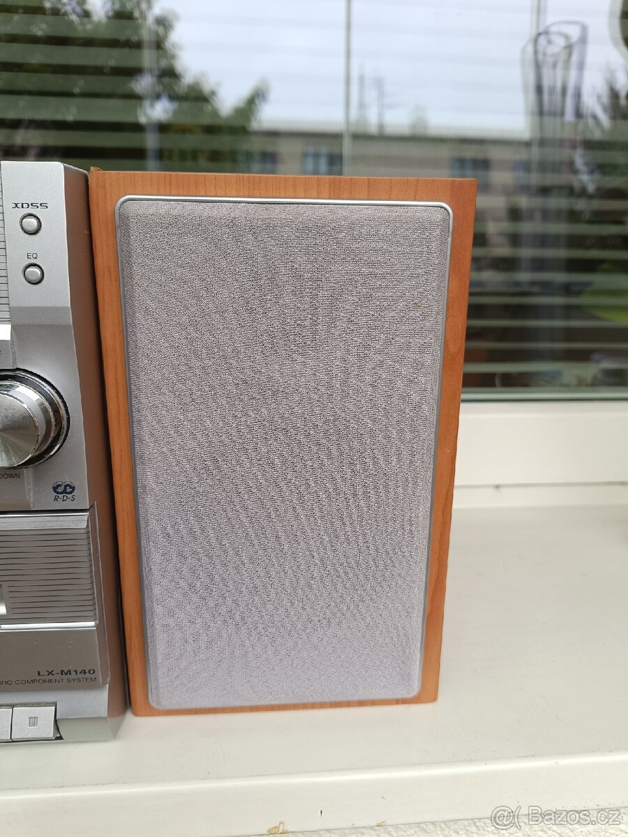 Prodám mikrosystém, malou věž zn. LG - 4