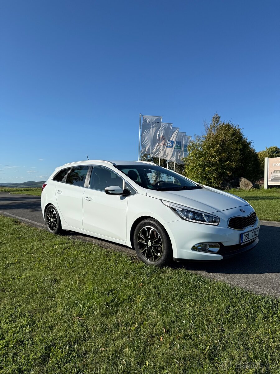 Prodám Kia CEED Combi - 1. majitel - 97.500km - 4
