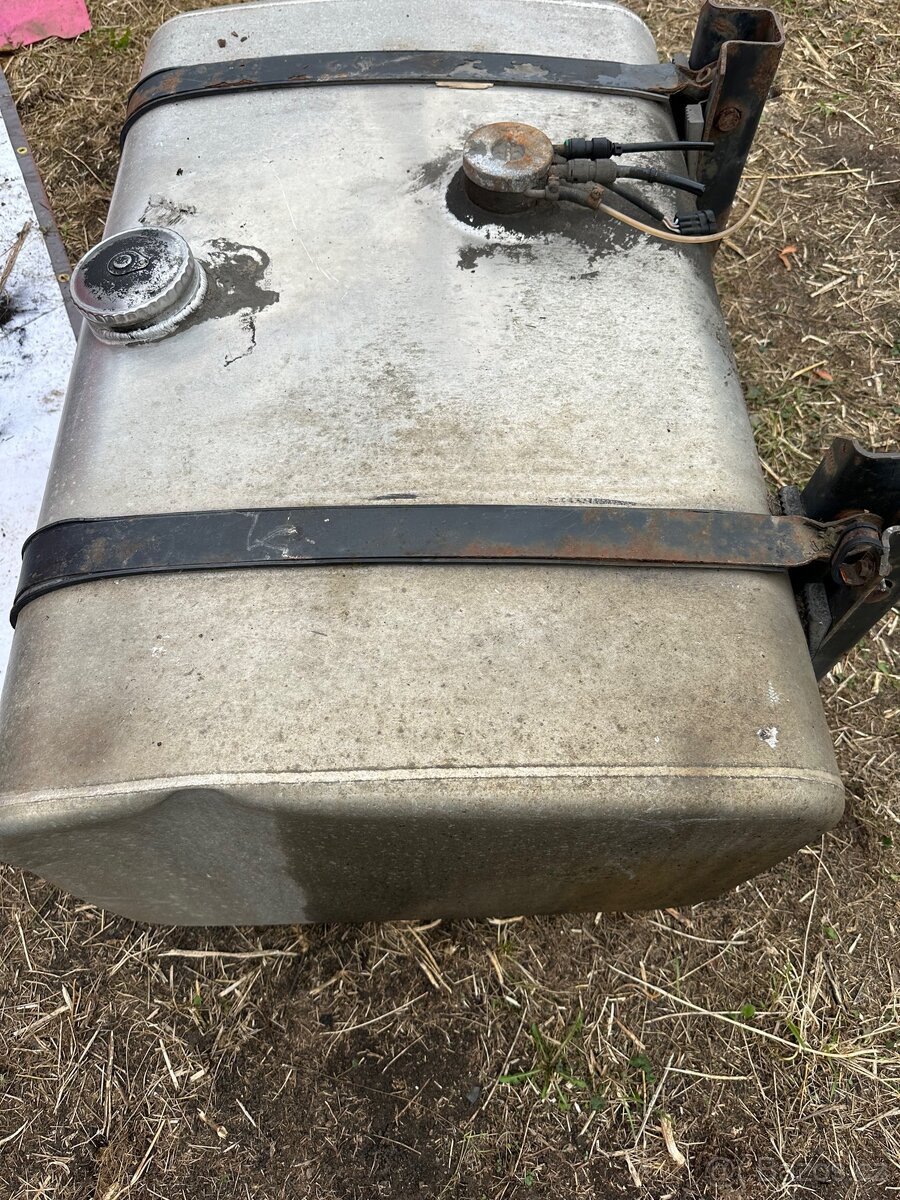 Palivová nádrž Iveco EuroCargo - 4