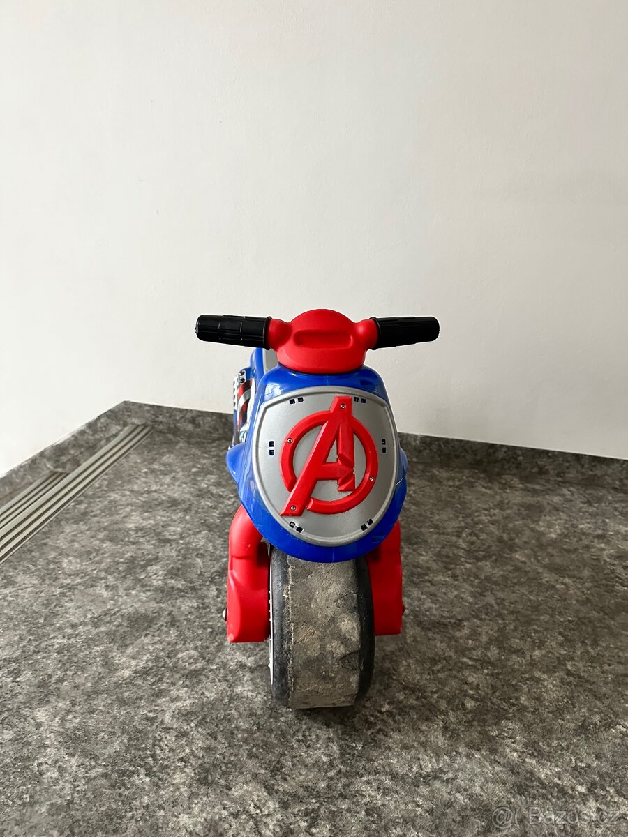 Odrážedlo Avangers Injusa - 4