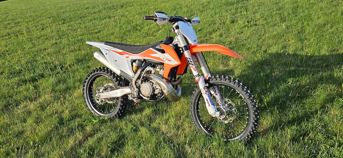 Prodám Motokrosový speciál KTM 300 SX 2020 najeto 65mth