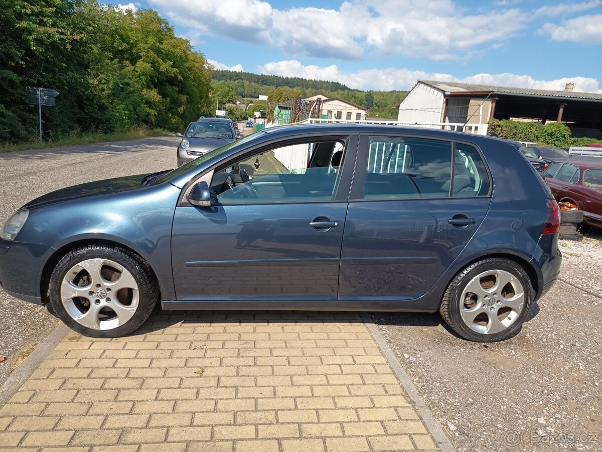 Volkswagen Golf 2.0i FSI 110KW - 4