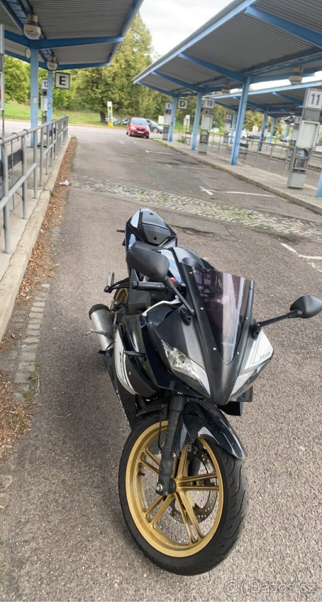 Yamaha yzf r125 - 4
