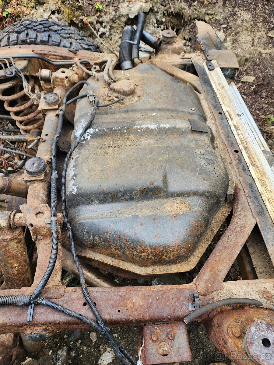 Predám karosériu na Nissan patrol Y61 - 4