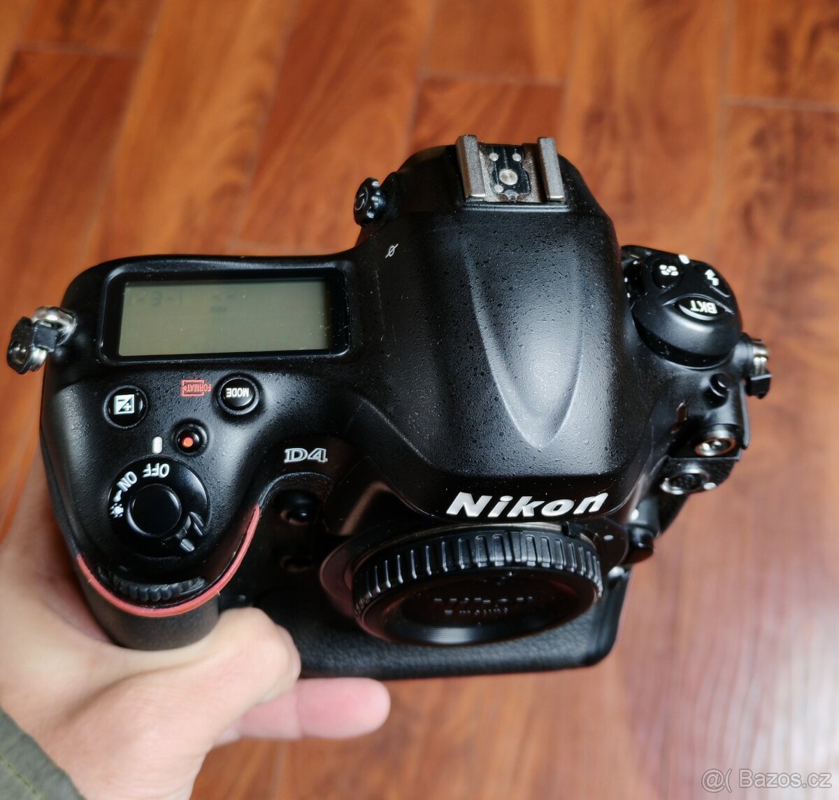 Nikon D4 - 4