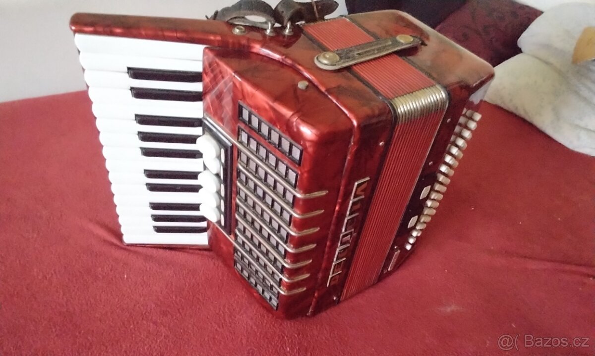 Prodám akordeon delicie junior 72 basů 3 hlas - 4