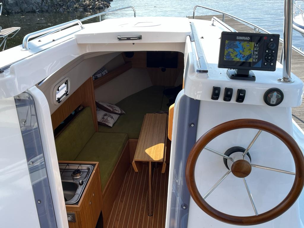 POUŽITÁ loď Laguna700 Cruiser r.v.2023+Mercury F30 - 4