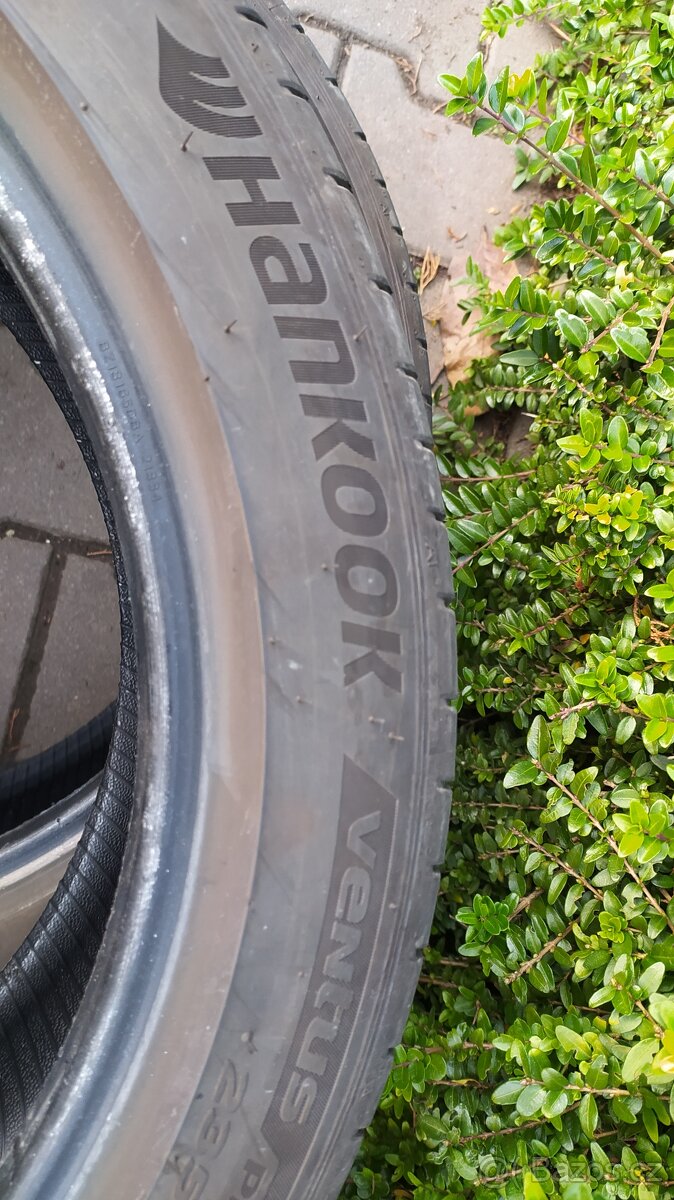 Letní 235/45/18 hankook - 4