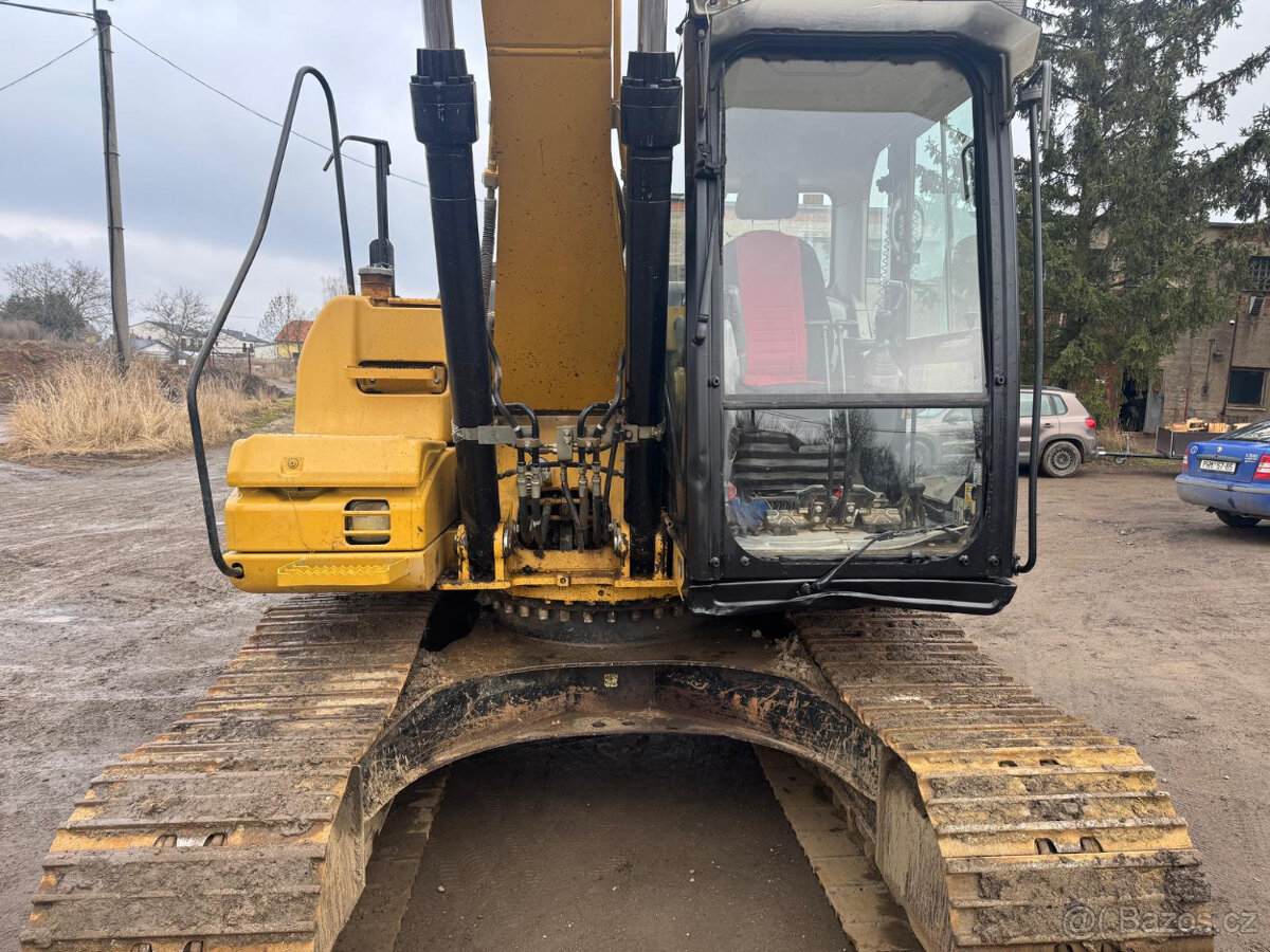 Pásový bagr Caterpillar 315D - 4