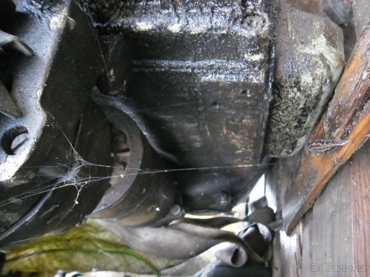 Predám motor SLAVIA 2S90 - 4