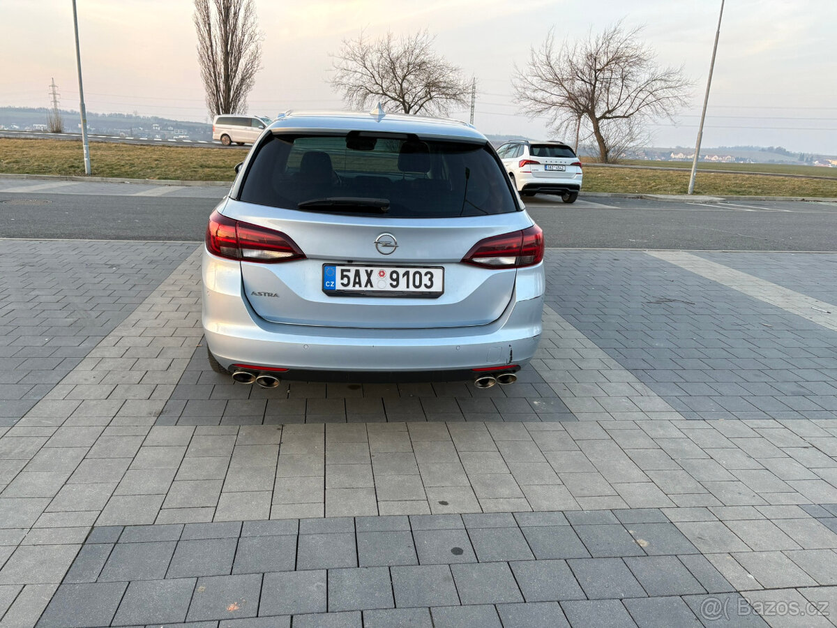 Opel Astra Sports Tourer+ 12/2016 - plná výbava - 4