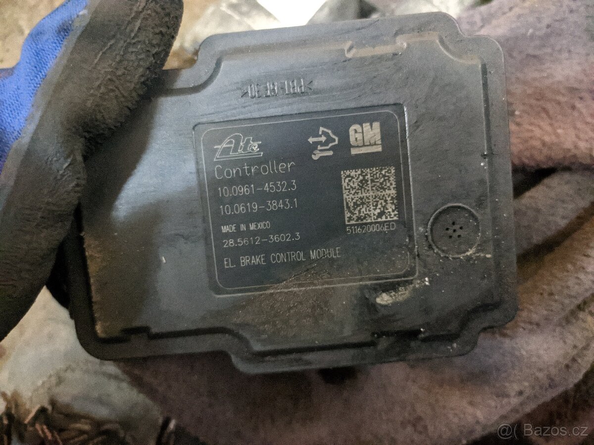 Astra J - díly motorového prostoru - 4