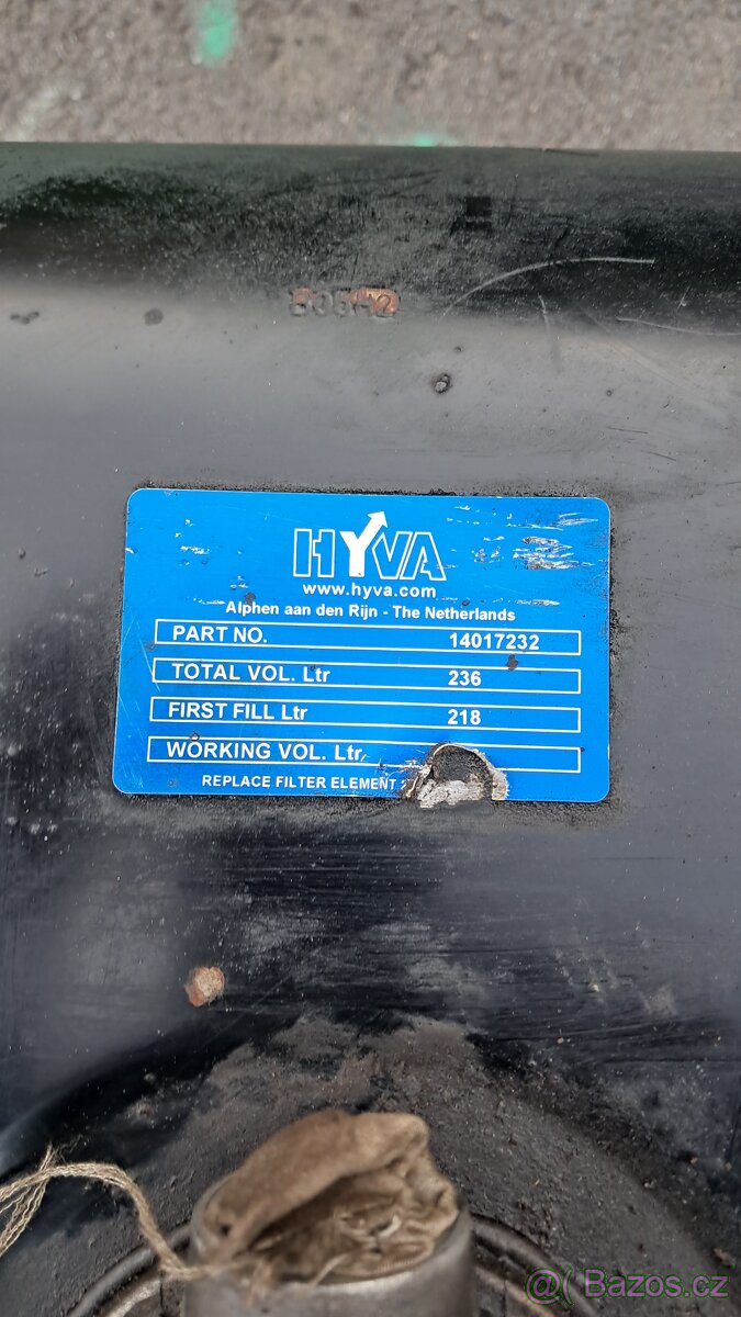 Hydraulická nádrž 210 l - 4